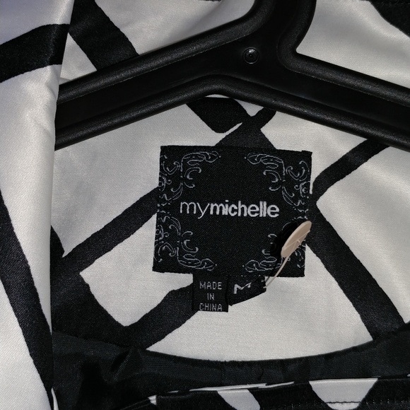 Coat - Picture 3 of 4